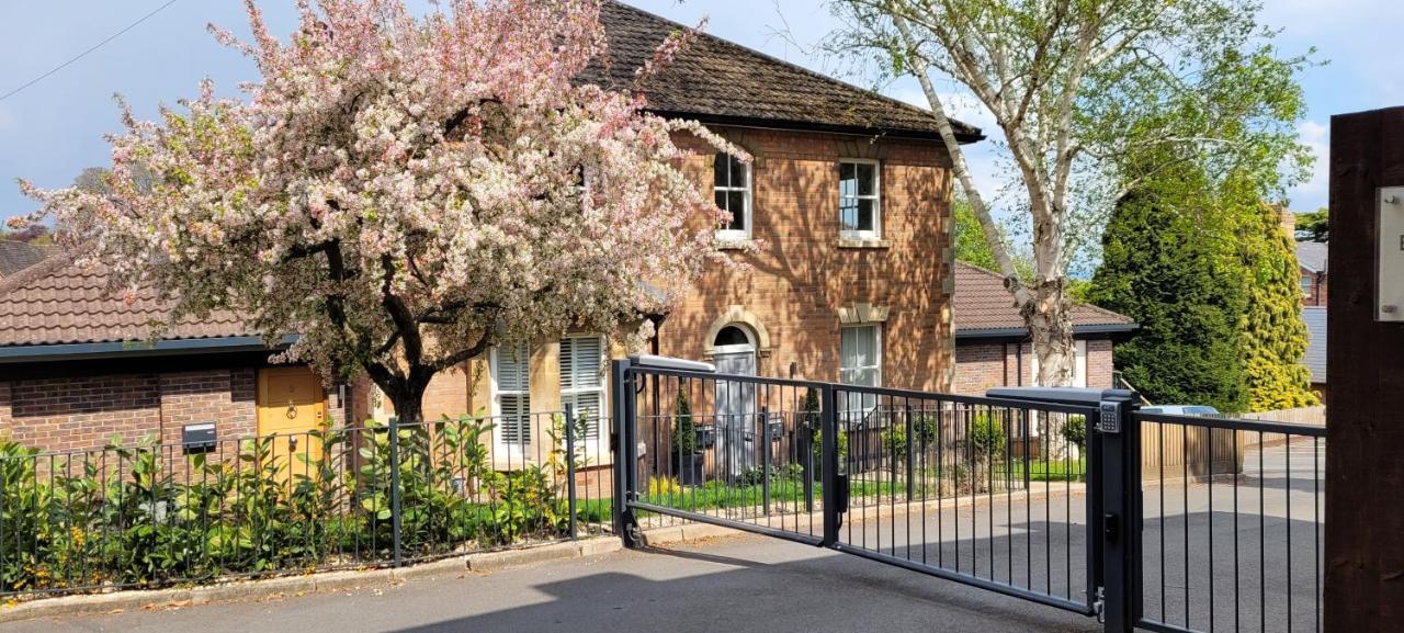 #8 Brunel House Luxury Apartment In Great Malvern Bagian luar foto