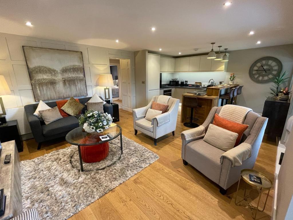 #8 Brunel House Luxury Apartment In Great Malvern Bagian luar foto